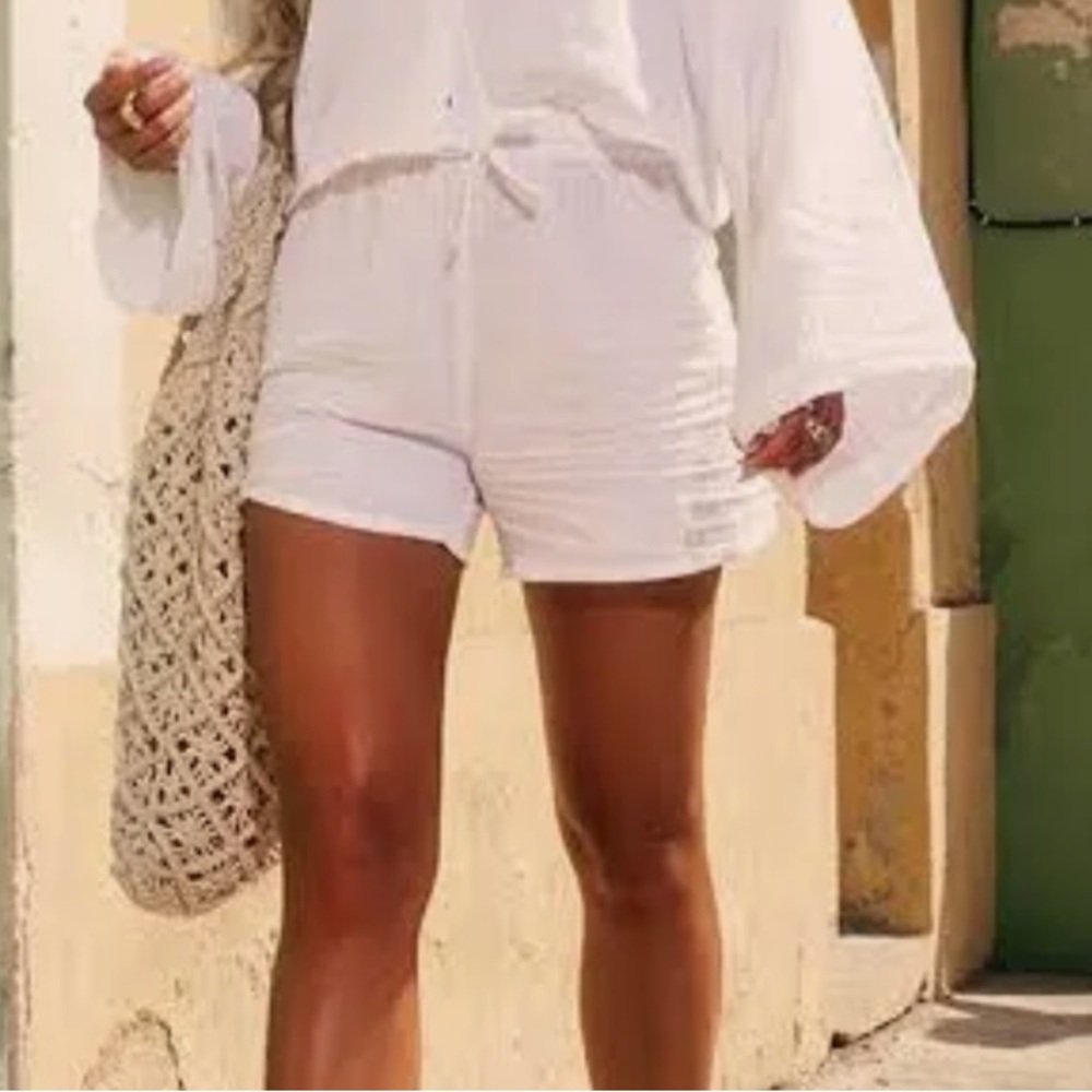 Prettylittlething White Oversized Linen Look Floaty Shorts